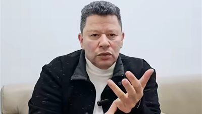 رضا عبدالعال لثلاثي الأهلي بعد تغريمه لصالحهم: غير مهتم والمحامي هيخلصها