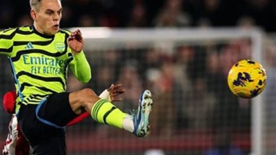 الدوري الإنجليزي، شاهد أرسنال يحرز الهدف الرابع في مرمى بيرنلي