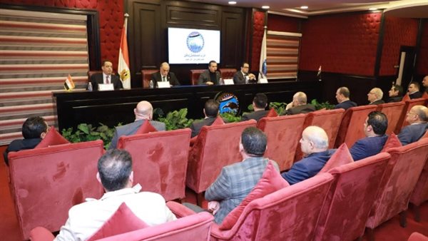 خلال الاجتماع