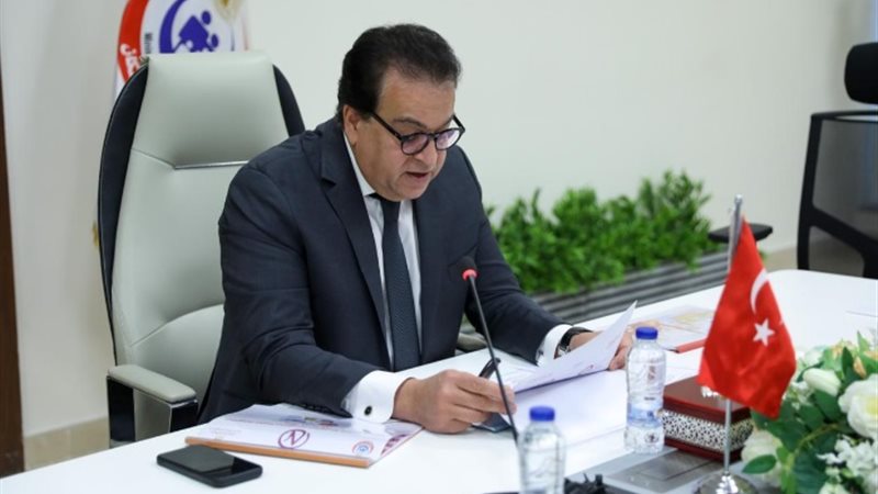 الدكتور خالد عبدالغفار وزير الصحة