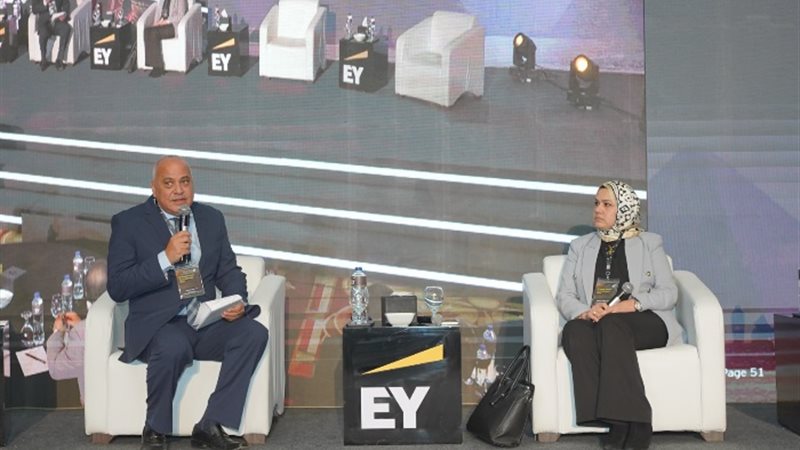 رشا عبد العال رئيس مصلحة الضرائب خلال المؤتمر