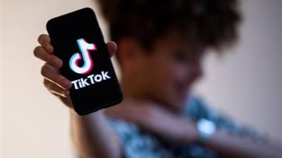 قبل التحقيق معهما، رئيسا ميتا وتيك توك يعتذران لأهالى الأطفال المتضررين من تطبيقهما