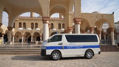 وصول جثمان الدكتور هاني الناظر  لمسجد المجمع الإسلامي لأداء صلاة الجنازة