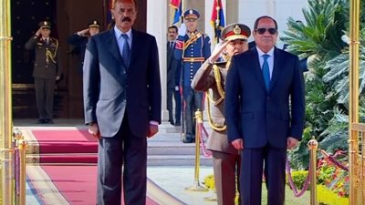 الرئيس السيسي يستقبل نظيره الإريتري بقصر الاتحادية (فيديو)