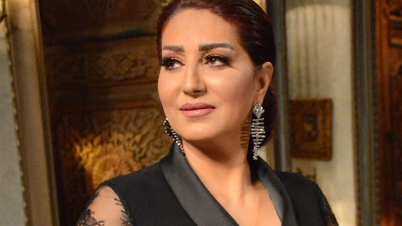 وفاء عامر