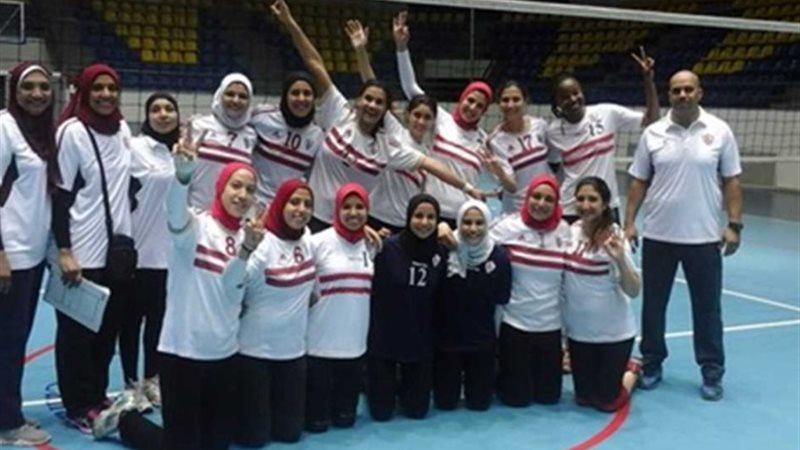 سيدات طائرة الطائرة