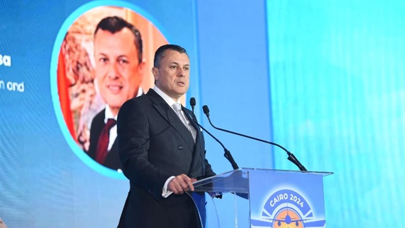 أحمد عيسى وزير السياحة والآثار