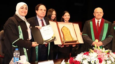 جامعة القاهرة تكرم مفيد شهاب وعلا الشافعي وسامي الشريف ودرية شرف الدين