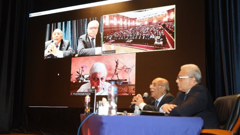 الدكتور مفيد شهاب بالجامعة البريطانية