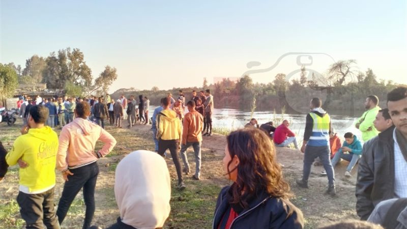 غرق معدية بمنشأة القناطر