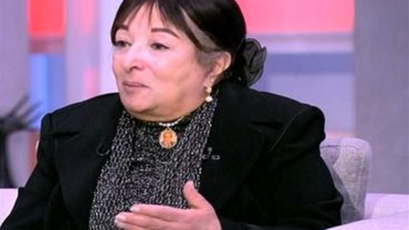 الفنانة سميرة عبد العزيز