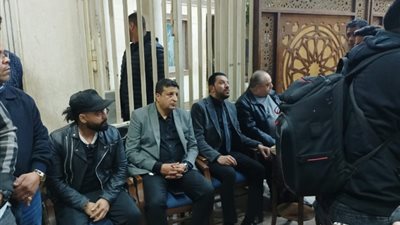 غياب نجل حلمي بكر عن عزاء والده في مسجد الحامدية الشاذلية