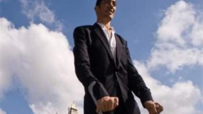 العملاق سلطان كوسين، أطـول رجل على قيد الحياة في العالم