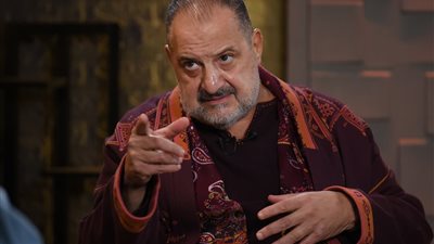 خالد الصاوي يؤكد: بعض الفنانات بيغيروا من الفنانة منى زكي