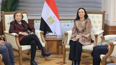 وزيرة التضامن الاجتماعي تلتقي وفد مهرجان أسوان الدولي لأفلام المرأة.. تفاصيل