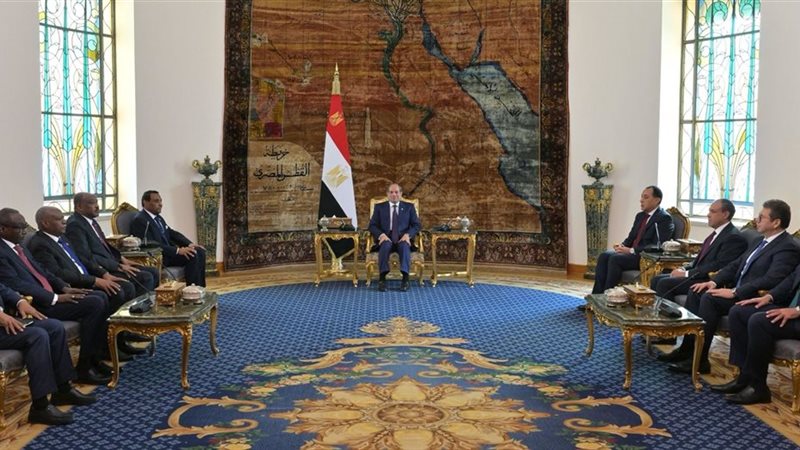 الرئيس السيسي يستقبل رئيس مجلس وزراء جمهورية السودان