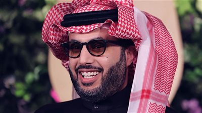 المستشار تركي آل الشيخ يعلن عن نزالًا عالميًا تاريخيًا على سفح الأهرامات 