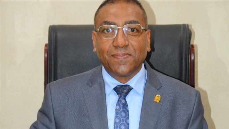 الدكتور عادل عبده 