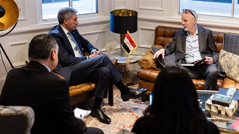 وزير السياحه والٱثار