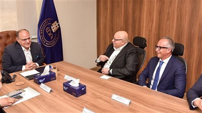 رئيس هيئة الدواء المصرية يبحث  تعزيز الصادرات للأسواق الخارجية