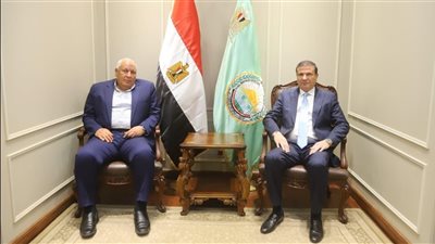 وزير الزراعة ومحافظ مطروح يبحثان تعزيز التنمية الزراعية والإنتاج الحيواني بالمحافظة