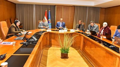 محافظ أسيوط يتابع مستجدات تنفيذ المشروعات المتبقية بالمرحلة الأولى من 