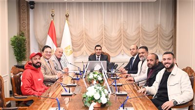 وزير الرياضة يلتقي شباب المطرية منظمي «15 رمضان» أكبر مائدة إفطار رمضاني