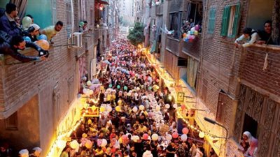 120 ألف قلب ينبض في المطرية.. أسرار مائدة رمضان الأكبر في القاهرة 
