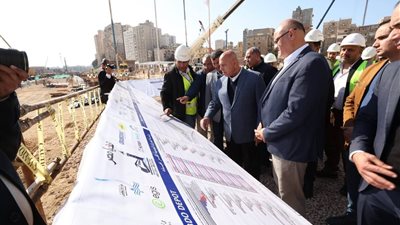  وزير النقل يتفقد مواقع العمل ومسار ومحطات مشروع المرحلة الأولى من مترو الإسكندرية