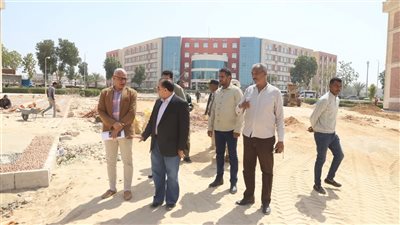 رئيس جامعة قنا يتابع أعمال تطوير الموقع العام بالحرم الجامعي 