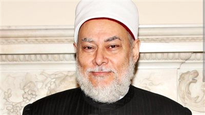 هل نصلي الظهر بعد الجمعة؟ على جمعة يوضح الحكم الشرعي ويحسم الجدل