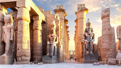 منها مصر.. تفاصيل تداعيات الحرب على السياحة العالمية ووجهات جديدة تجذب المسافرين