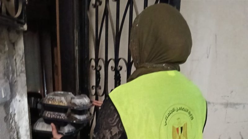 توزيع وجبات 