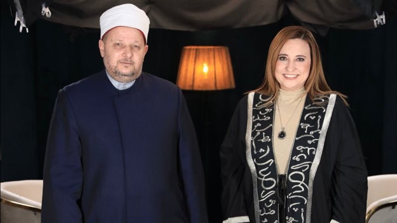 الشيخ العزازي مع رانيا حسن