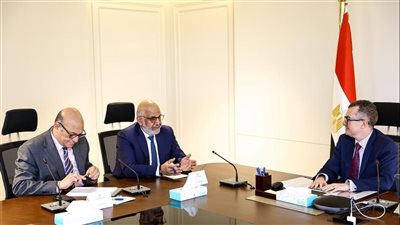 وزير التخطيط يبحث مع البنك الدولي تعميق الشراكة الاستراتيجية 