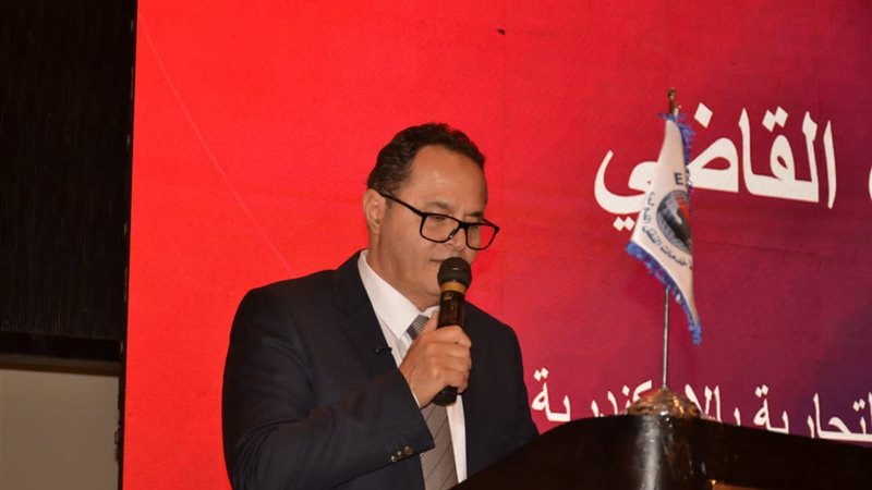 مدحت القاضي رئيس شعبة خدمات النقل الدولي واللوجستيات
