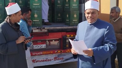  توزيع 5000 حصة من المواد الغذائية في خمس محافظات دعمًا للأسر الأولى بالرعاية