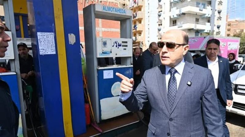 جانب من جولة المحافظ 