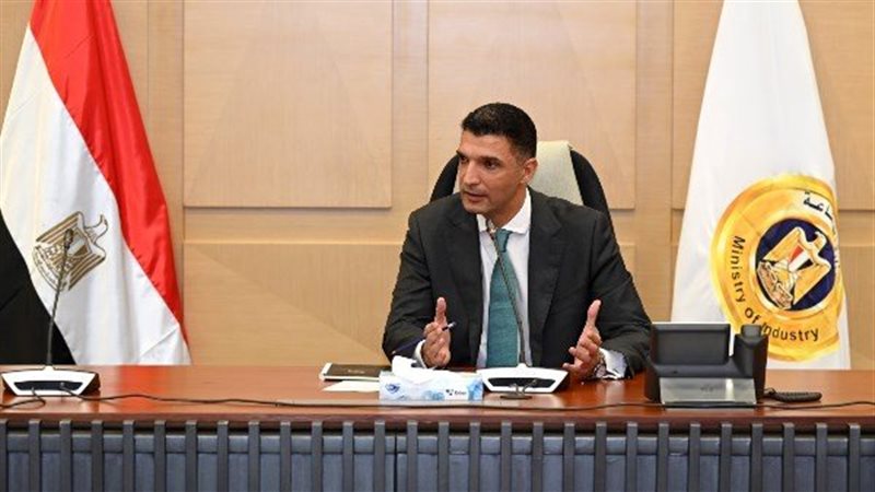 وزير الصناعة 