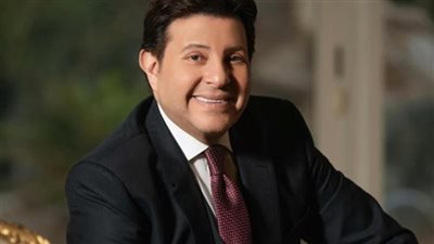 جدل واسع بعد صور هاني شاكر بفراش المرض.. وماجدة خيرالله: عمل وقح