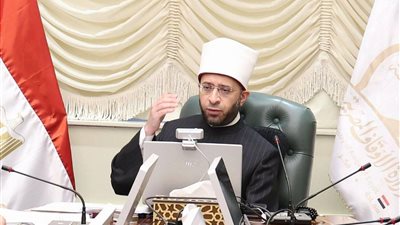 وزير الأوقاف يجتمع بمديري المديريات لمتابعة استعدادات عيد الفطر المبارك