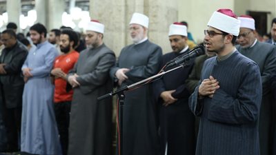 الأزهر يقدم الطالب عبد الله عمار بكلية أصول الدين لإمامة المصلين 