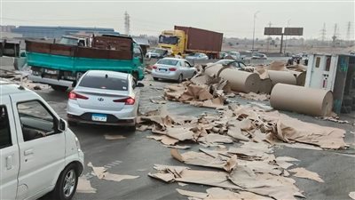 مصرع شخص في انقلاب سيارة نقل بعد اصطدامها بأخرى ملاكى بالطريق الأوسطى 