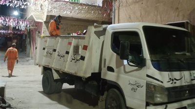 حملات نظافة مكثفة ورفع 63 طن مخلفات بمركز البداري بأسيوط