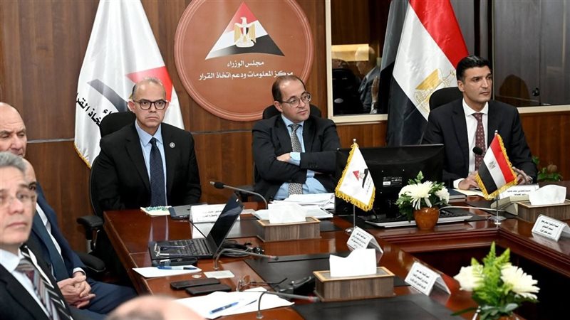 وزراء الصناعة والمالية والاستثمار 