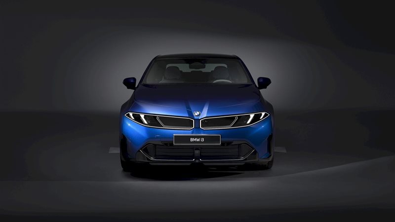 تجربة قيادة بي إم دبليو i3 50 xDrive