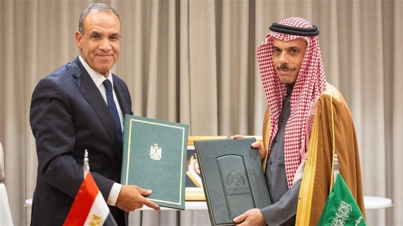 عبد العاطي و بن فرحان 