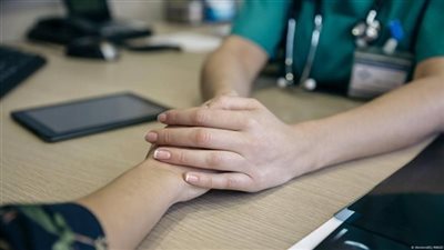 في واقعة التعدي على عاملة داخل مستشفى.. فني تمريض يواجه هذه العقوبة
