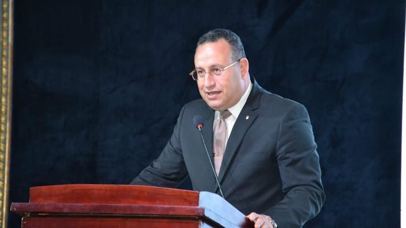  د.عبدالعزيز قنصوة