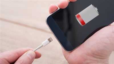 خليك حريص.. 6 تطبيقات تستهلك بطارية هاتفك